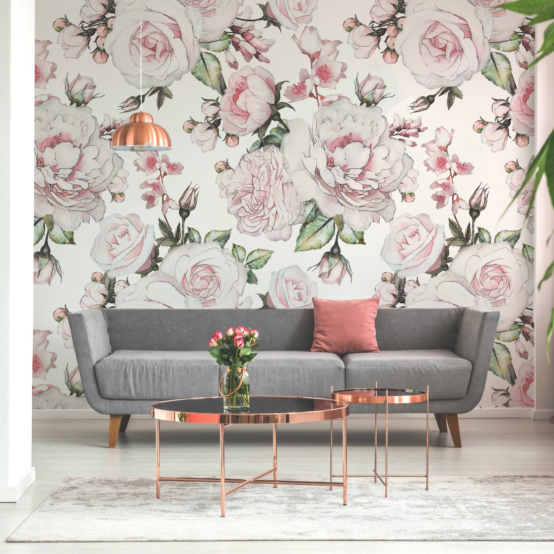 Papier peint surdimensionné à motif de roses classique avec de superbes détails de contour par WallpaperMural